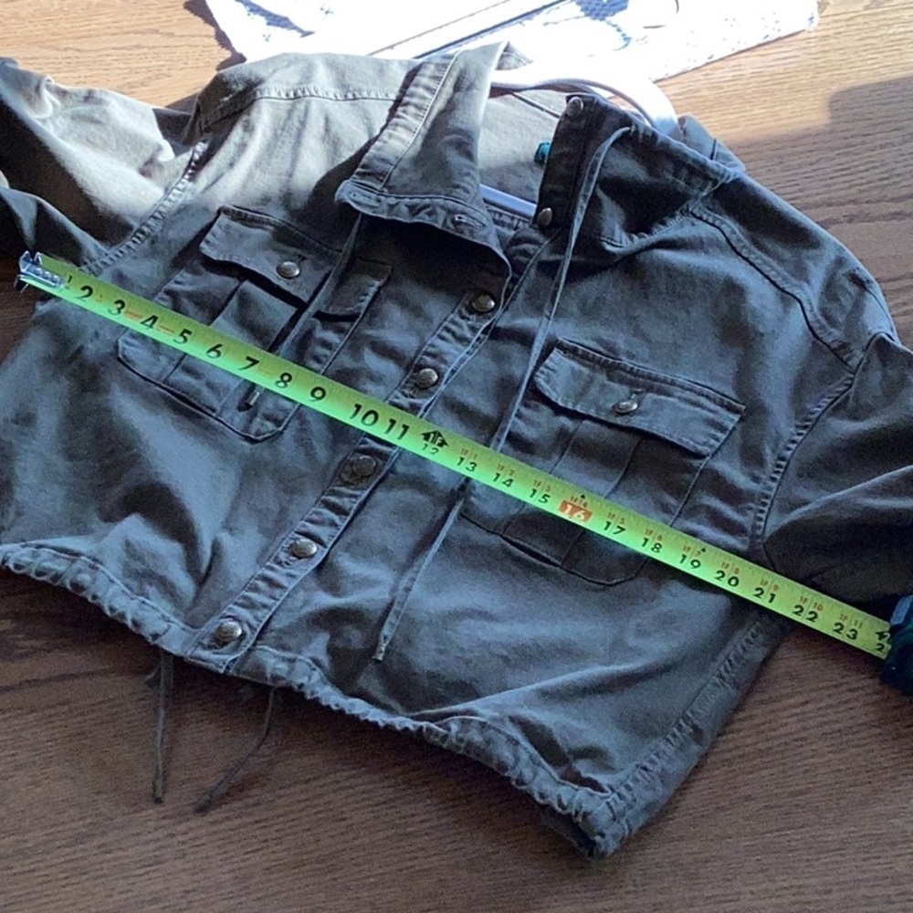 LAUREN Ralph Lauren Green cropped military jacket with drawing waist. Women 12 - Picture 14 of 15